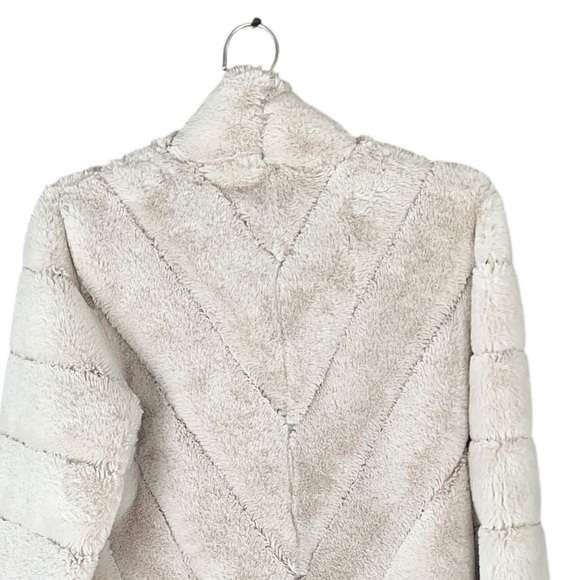 Calvin Klein Chevron-Quilted Faux Fur Coat S Light Pink Pre-Owned Excellent - Picture 6 of 15